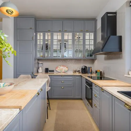 Villa St. Hedonist