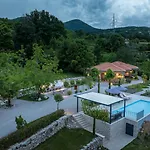 St Hedonist By Villsy Villa Poljane